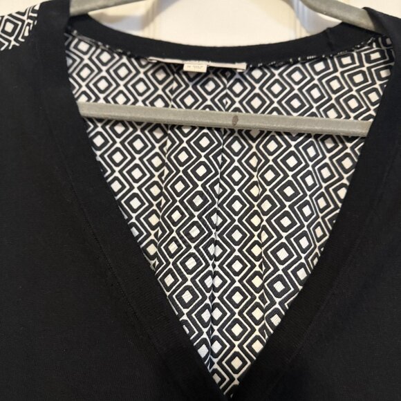 LOFT Black & White Patterned Cardigan – Size M, V-Neck Button Front - Picture 3 of 4